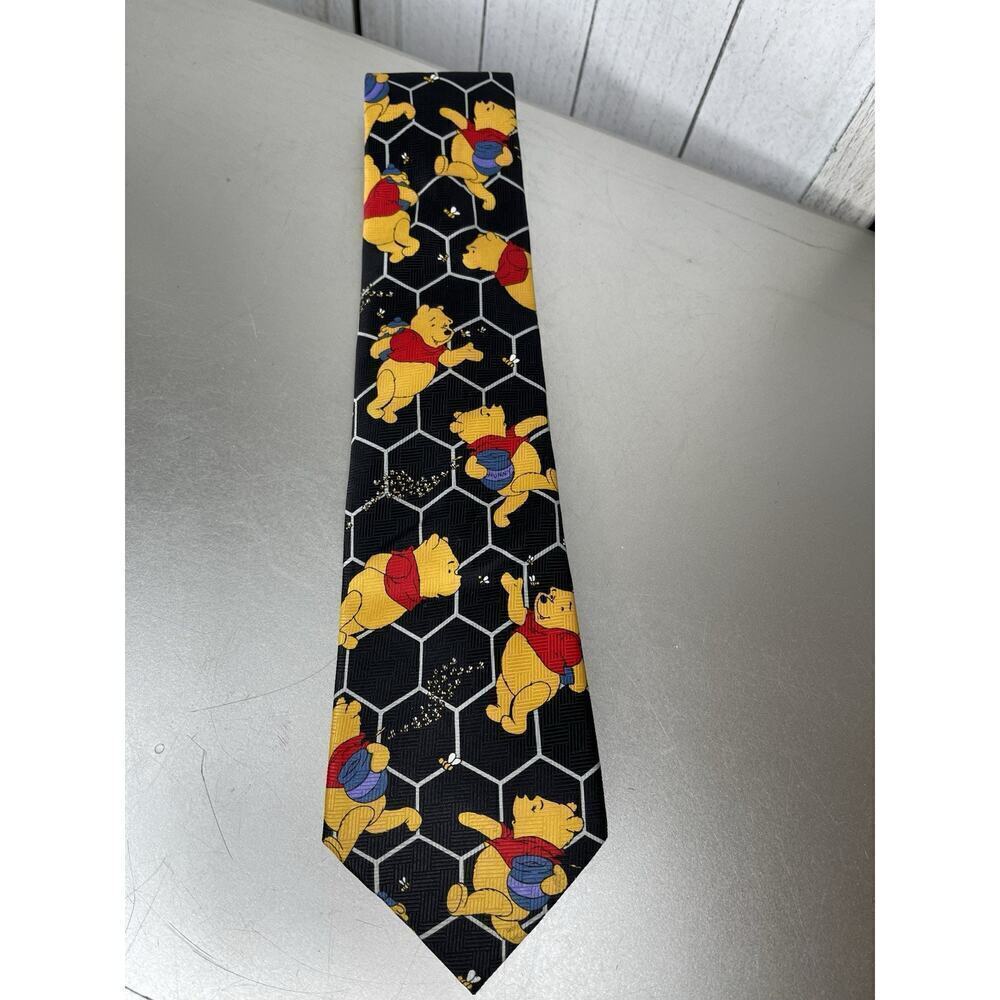 Vintage Winnie The Pooh Tie Disney 100% Polyester Made in Korea